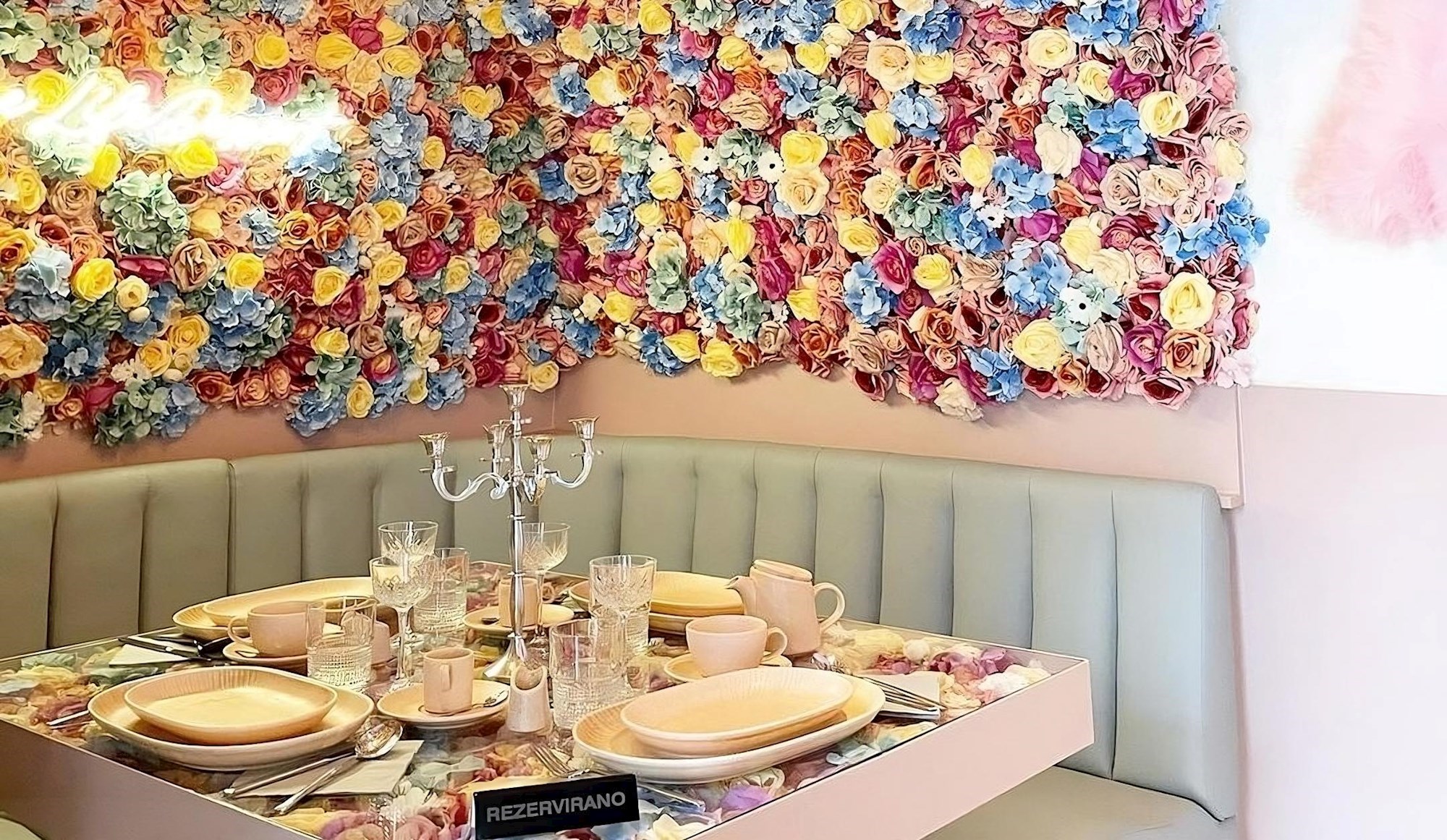 Novi ljubljanski restoran izgleda kao da ste ušli u zemlju čudesa