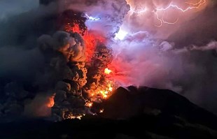 VIDEO Eruptirao indonezijski Vulkan. Evakuirano više od 800 ljudi, bolnica