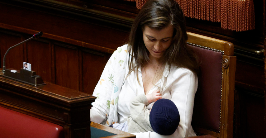 Prva koja je to napravila: Talijanska zastupnica dojila bebu na sjednici u parlamentu