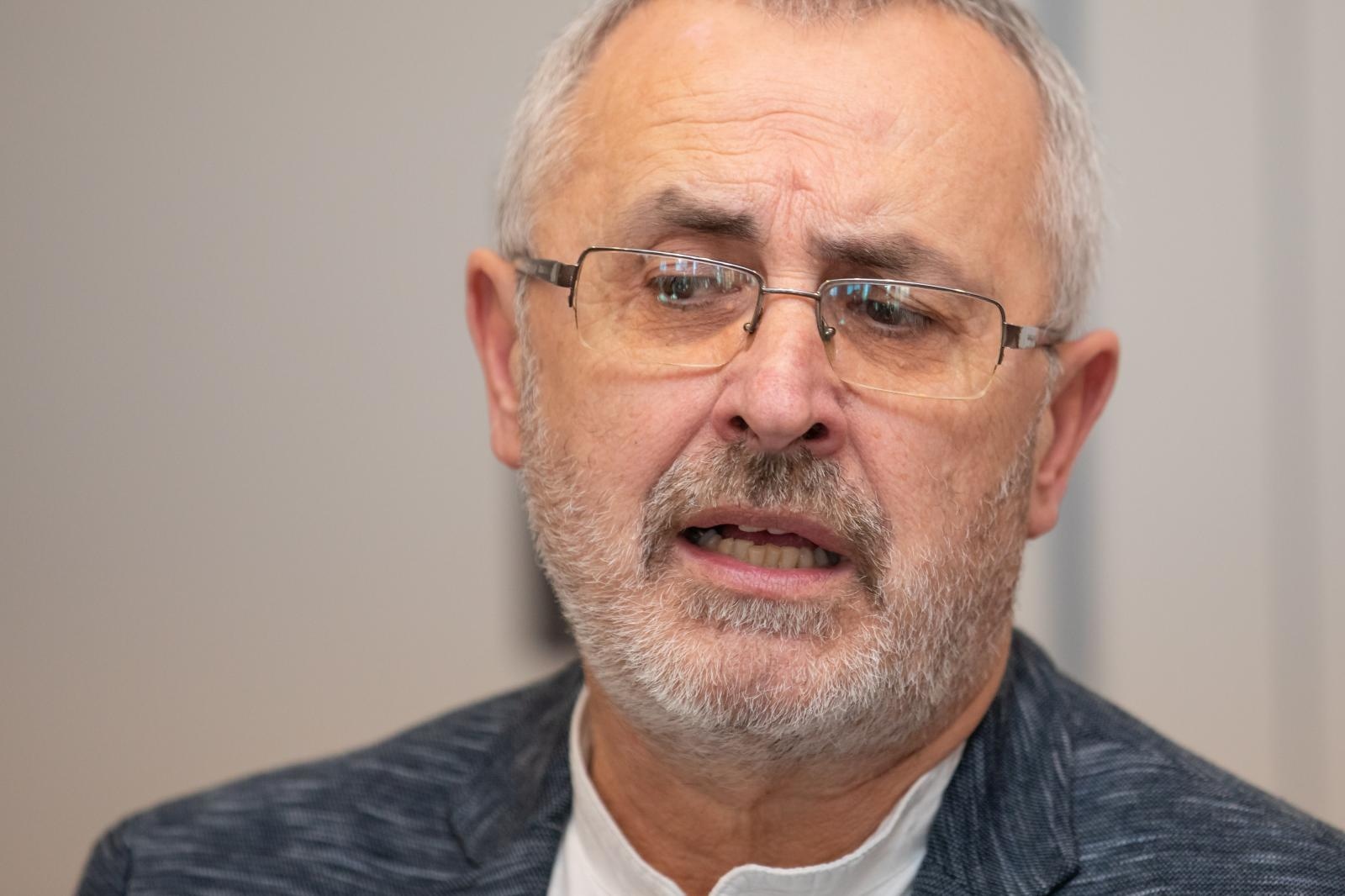 Sindikat Preporod: Dok je korona pokraj nas, djeci nije mjesto u školi