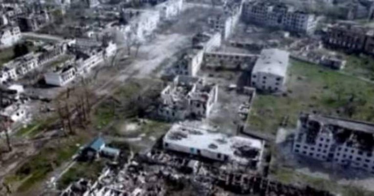 Ukrajina objavila slike uništenog grada Rubižne: "Pored dvorišta su groblja"