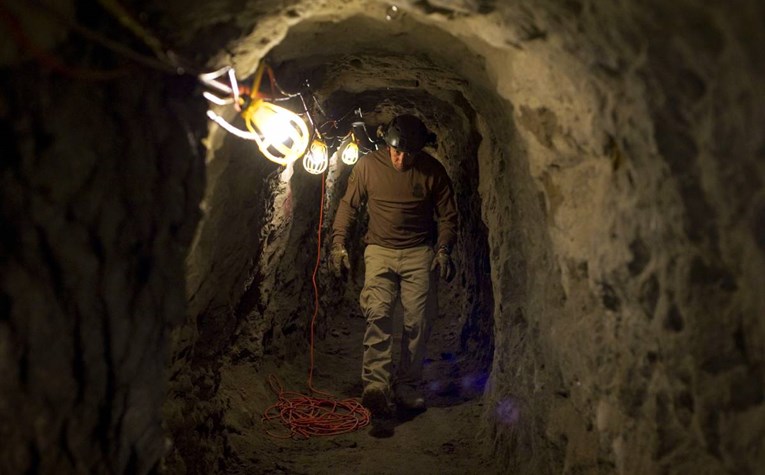 VIDEO Otkriven najduži tunel za krijumčarenje droge duž granice s Meksikom