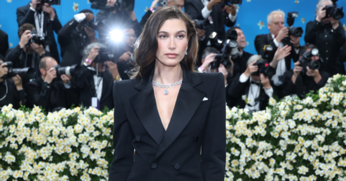 Hailey Bieber na Met Galu došla bez Justina, prozvali je "najtužnijom ženom večeri"
