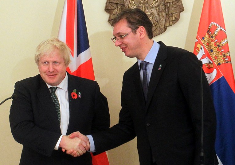 Vučić čestitao Johnsonu na izboru za premijera, nada se da će posjetiti Srbiju