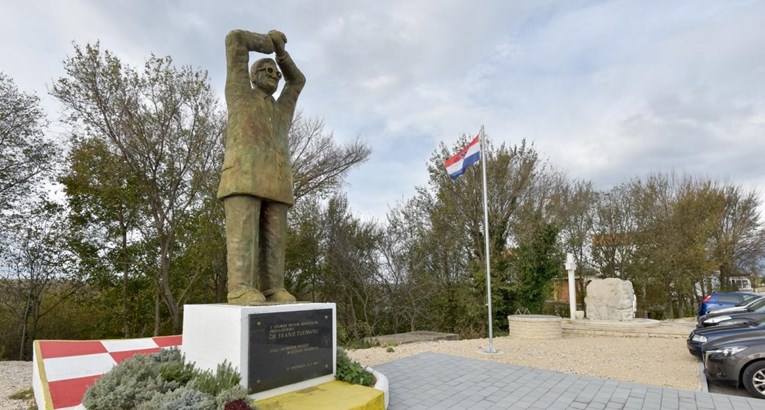 Uvjerljiva pobjeda: Imamo najružniji Tuđmanov spomenik u državi