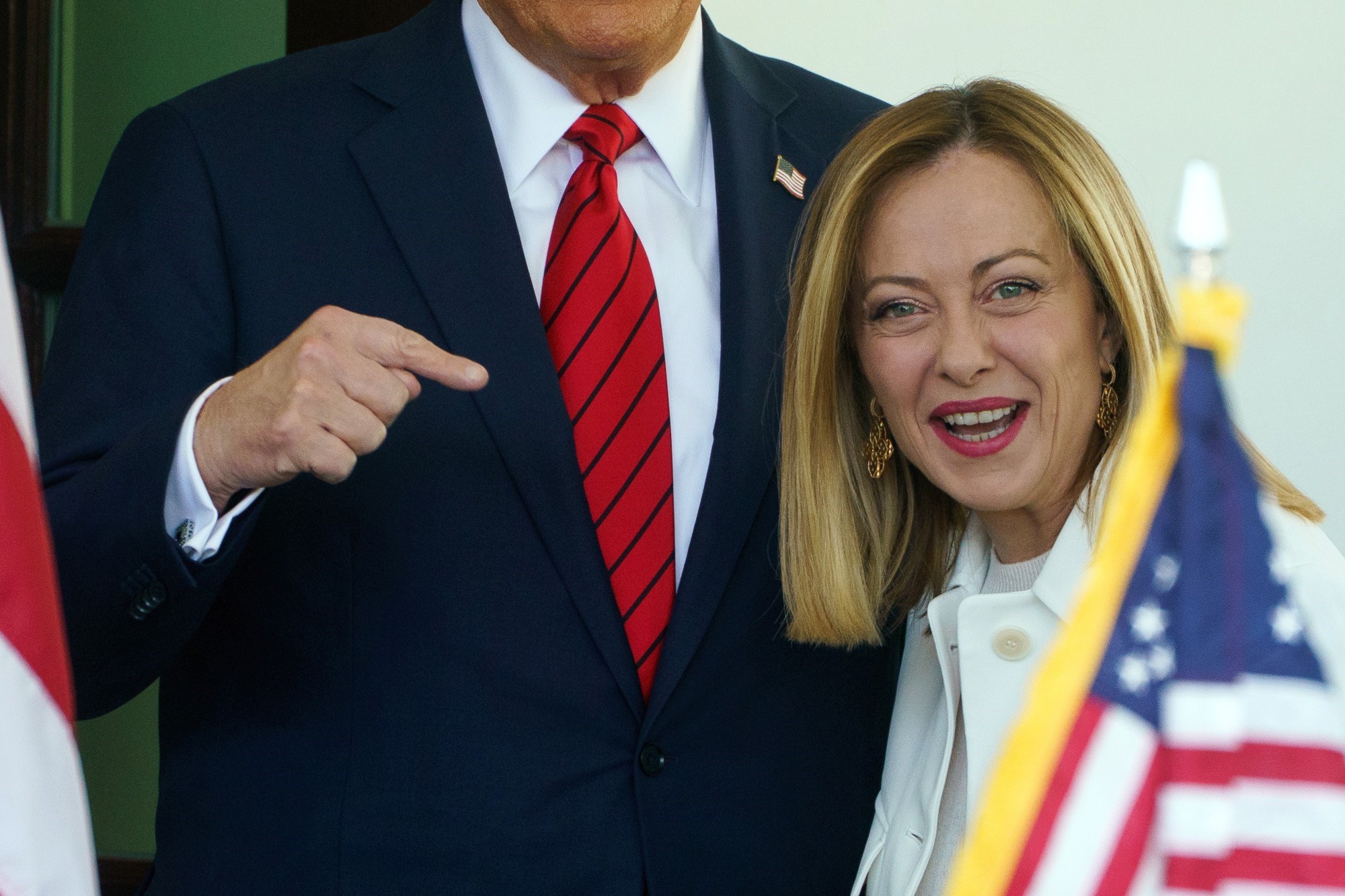 Giorgiju Meloni muči problem iz pakla: Donald Trump