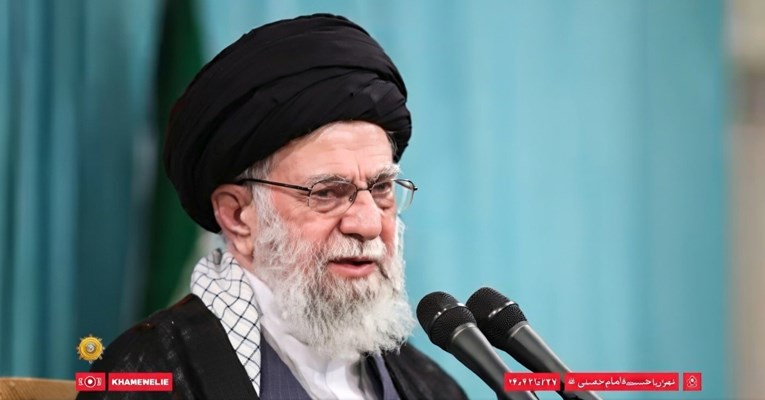 Ajatolah napao Trumpa