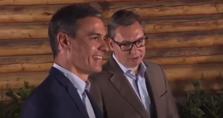 Vučić izveo Sancheza na romantičnu večeru, internet se sprda s videom