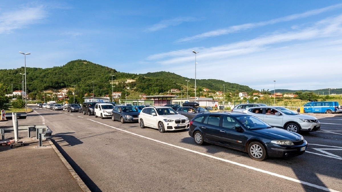 VIDEO Gužve na granici Hrvatske i Slovenije, čeka se i do dva sata