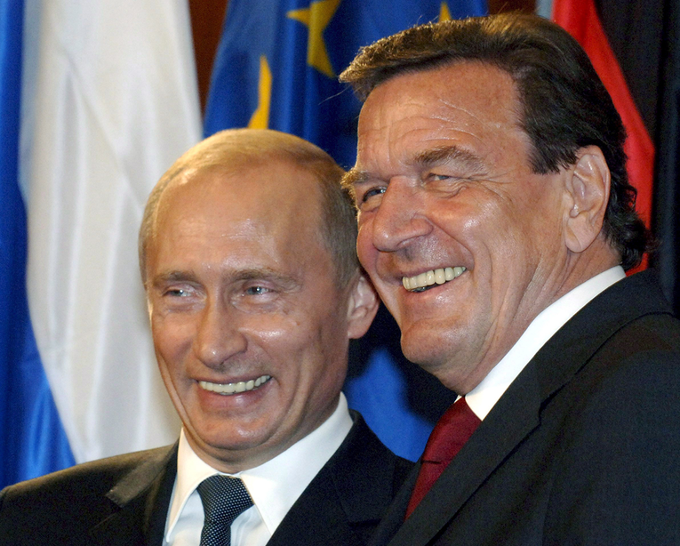 Bivši njemački kancelar Gerhard Schroeder sastao se s Putinom