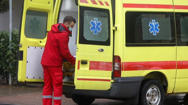 Nije dignuo ručnu pa pokušao zaustaviti auto na nizbrdici. Teško je ozlijeđen