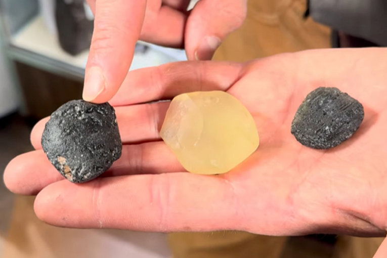 U Australiji pronađene staklene kuglice od udara meteorita prije 11 milijuna godina