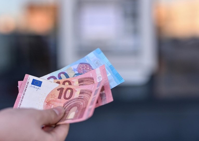 Hrvatsko gospodarstvo u zadnjem tromjesečju 2022. poraslo 4 posto