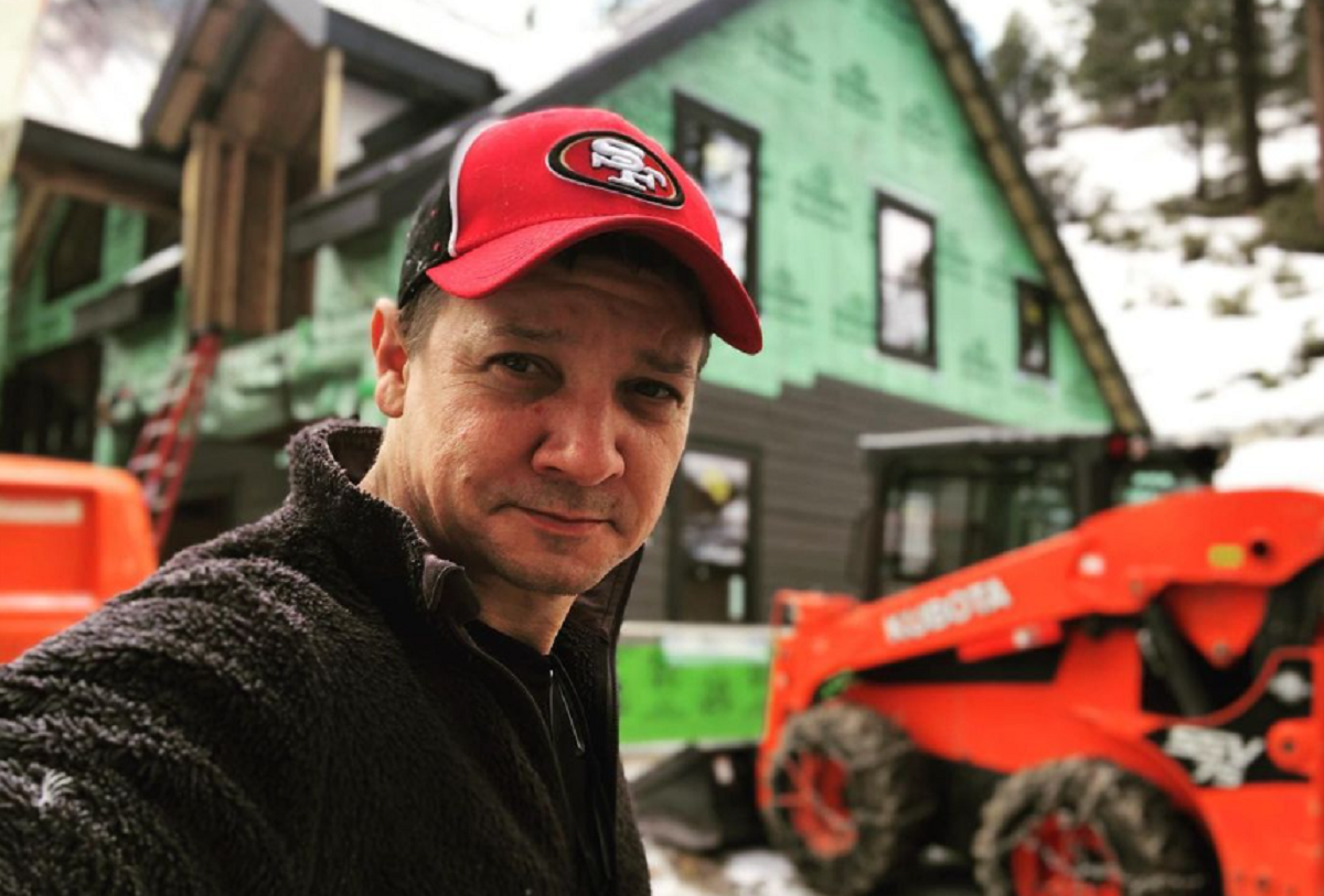 Glumac Jeremy Renner nakon teške nesreće s ralicom završio na operaciji