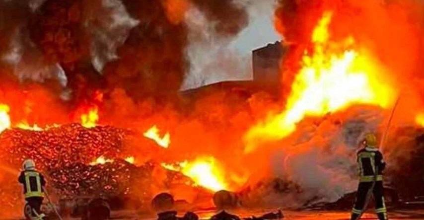 FOTO Satima bukti požar na divljem deponiju guma u Mostaru