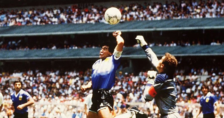 Evo za koliko je prodana lopta kojom je Maradona rukom zabio Englezima 1986. godine