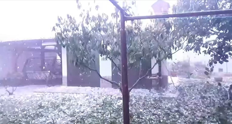 Oluja protutnjala Slovenijom, objavljena snimka strašne tuče: "Kretala se 100 km/h"