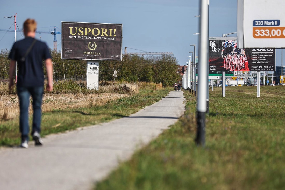 Pogrebno poduzeće postavilo plakat sa snažnom porukom vozačima u Velikoj Gorici