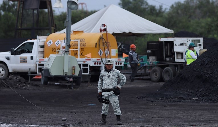 Meksički rudari zarobljeni nakon poplave u rudniku, ronioci će ih pokušati izvući