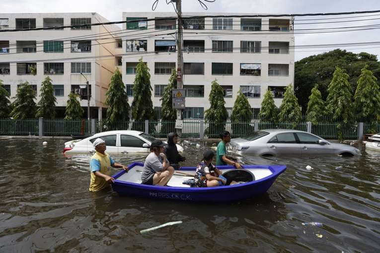 Bangkok pod vodom. Putnike čekaju velika kašnjenja i otkazani letovi