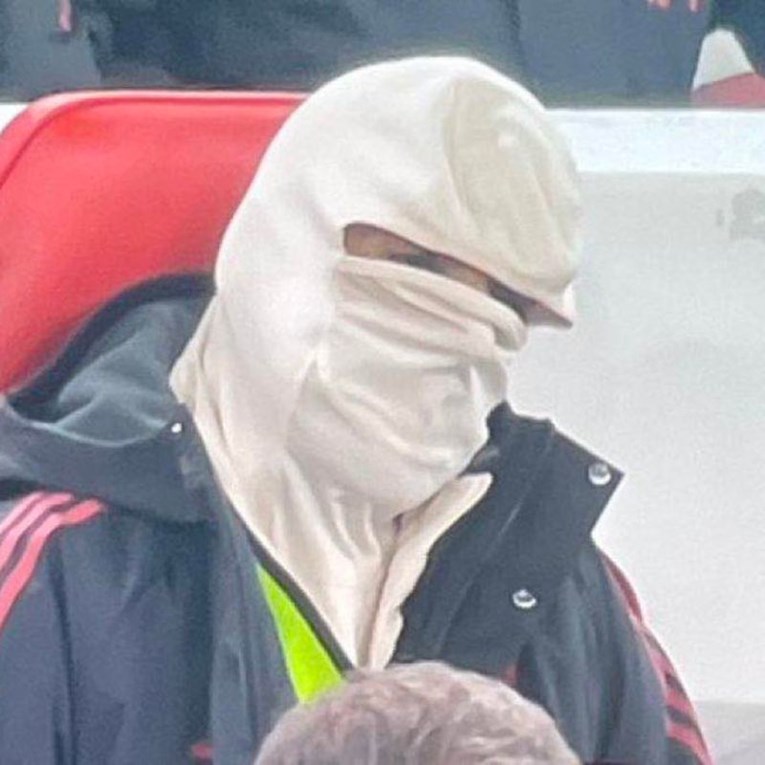 Maskirani Salah na klupi Liverpoola je hit: "Ne može više gledati takvu igru"