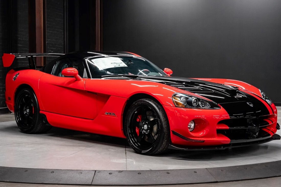 Još je u najlonu: Prodaje se novi Dodge Viper iz 2009. godine