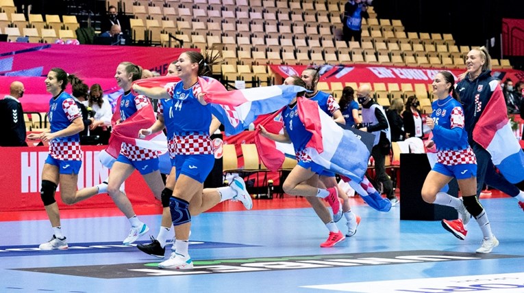 Hrvatske rukometašice deklasirale Srbiju za finale MI. Poznat je protivnik za zlato