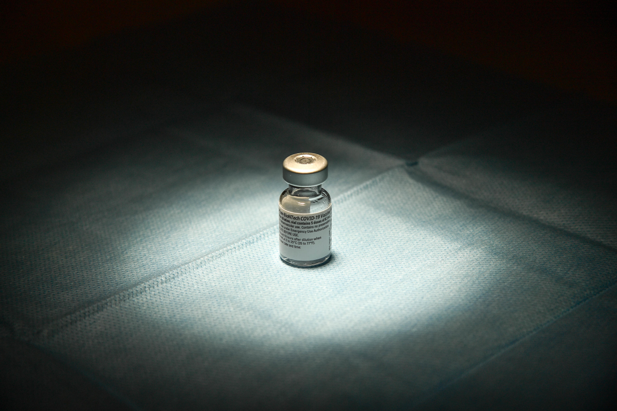 Amerikanci u muzej stavili prvu bočicu primljenog cjepiva protiv korone