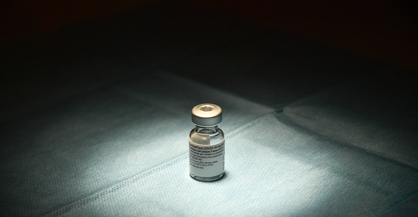 Amerikanci u muzej stavili prvu bočicu primljenog cjepiva protiv korone