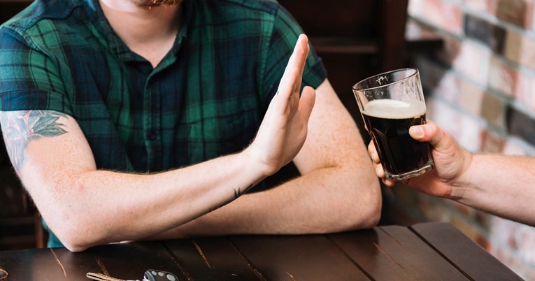 Želite piti manje? Znanstvenici imaju jednostavan i učinkovit savjet