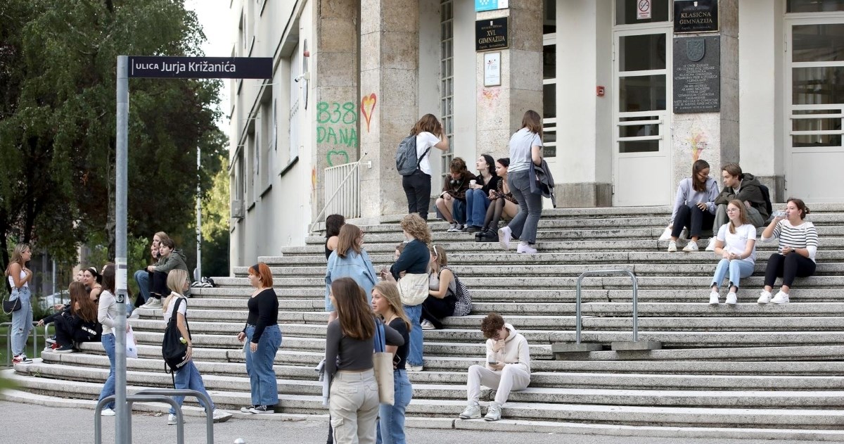 Upisi u srednje škole počinju  27. svibnja, povećan broj mjesta u gimnazijama