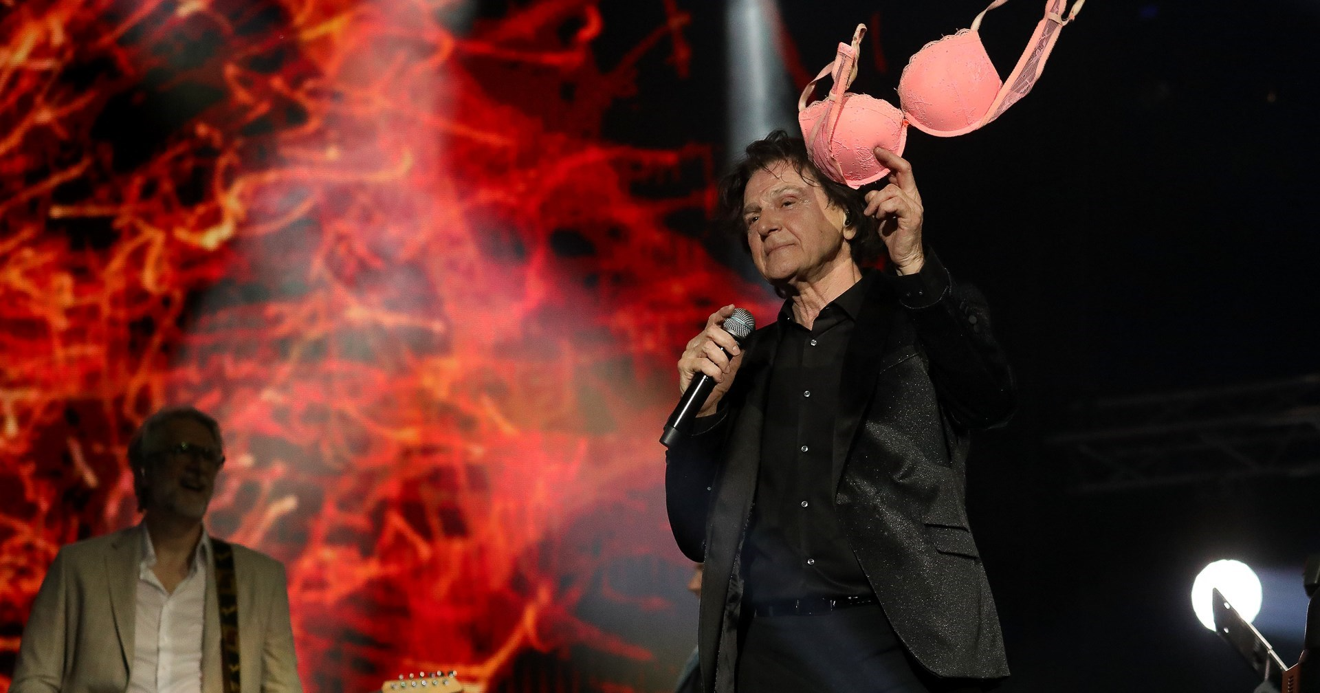 Čolić u Zadru pred 10.000 ljudi odradio najduži koncert karijere, otpjevao 46 pjesama