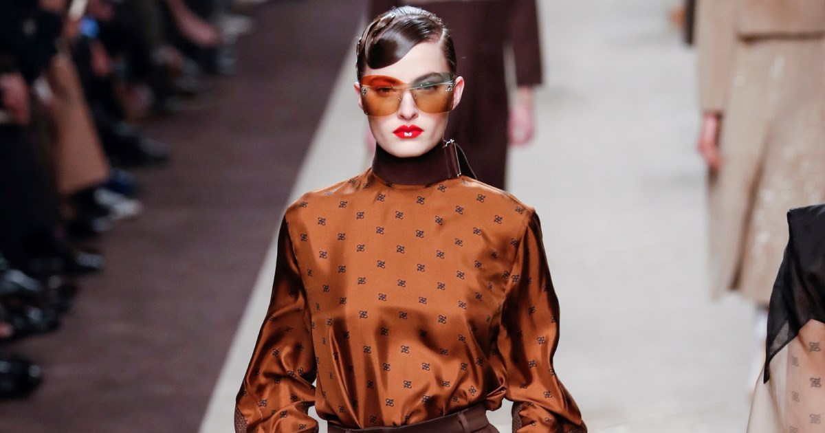 Kako nositi satenske hlače, najelegantniju proljetnu alternativu trapericama