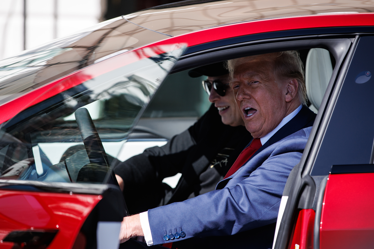 Ukrajina ostala bez Starlinka, Trump negira odgovornost