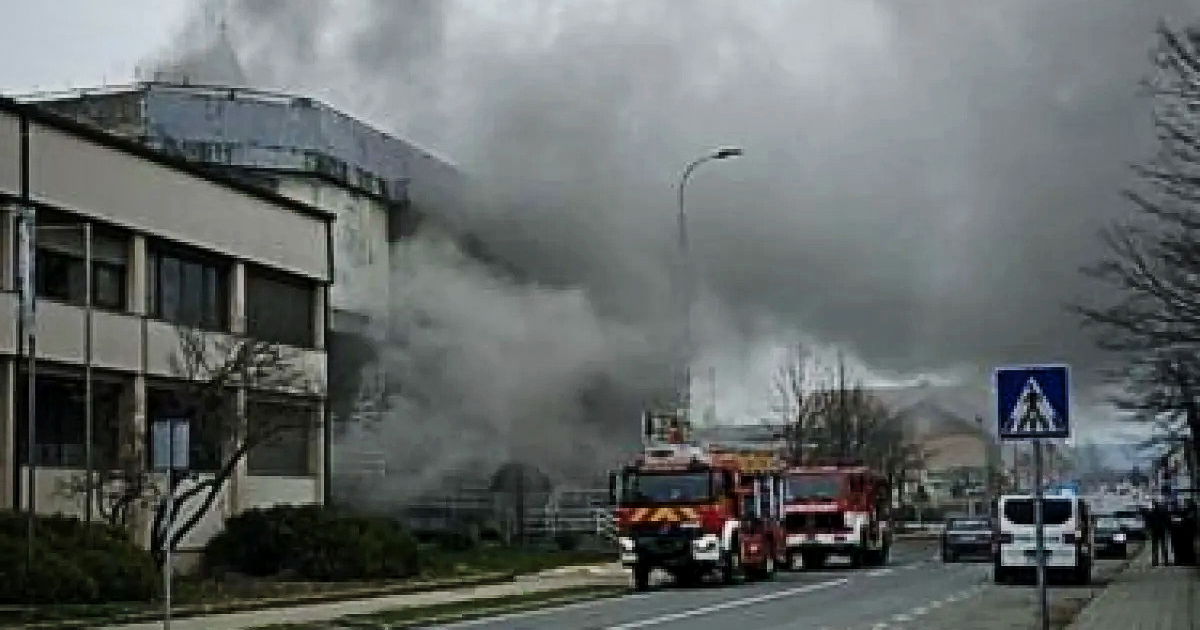 Požar u napuštenoj robnoj kući u Lipiku. Izavali su ga maloljetnici?