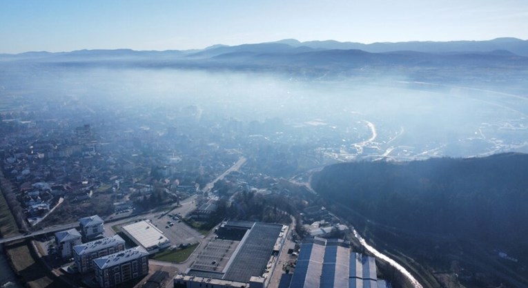 U Srbiji iscurilo oko 20 tona amonijaka. Evo kako izgleda grad jutro nakon nesreće