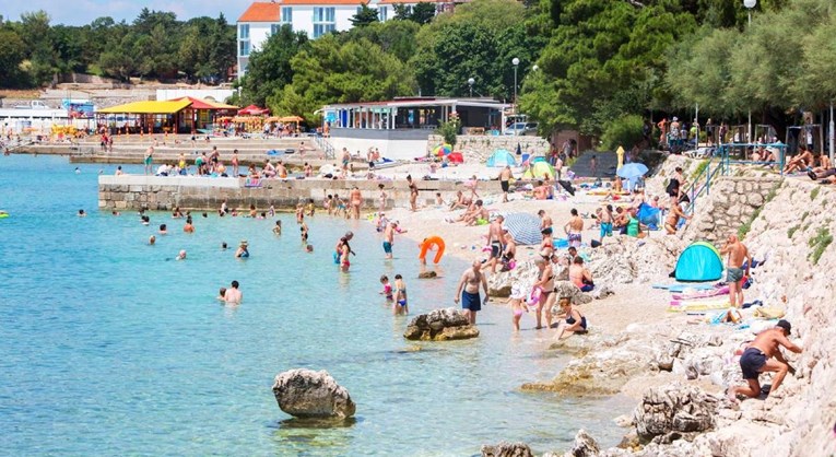 Zagađeno more na pet plaža na Kvarneru, ne preporučuje se kupanje