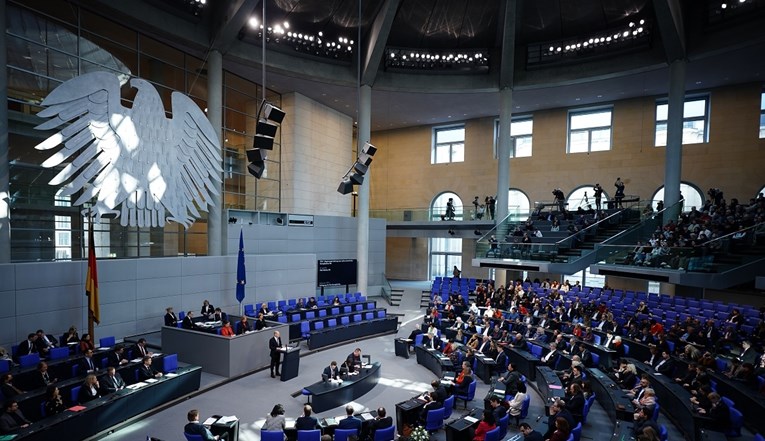 Njemački Bundestag donio zakon o smanjenju broja zastupničkih mjesta na 630