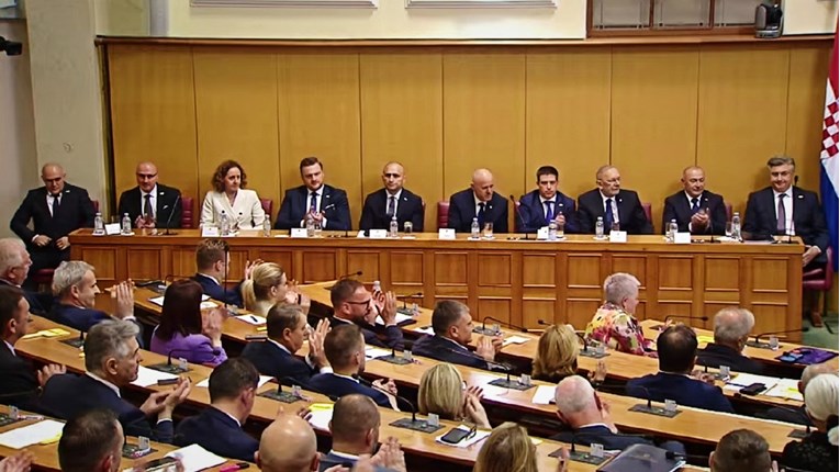 Sabor izglasao povjerenje vladi, prisegnuli Plenković i ministri