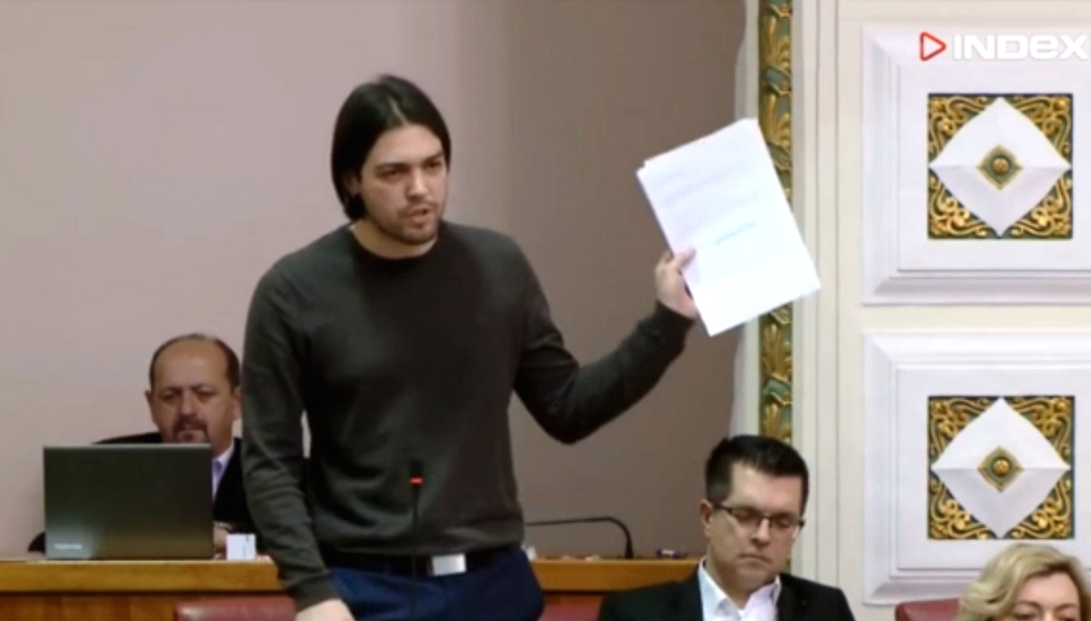 Sinčić u saboru napao Krstičevića zbog aviona, pogledajte snimku