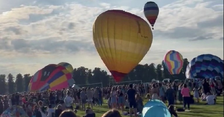 U Engleskoj se srušio balon na vrući zrak, poginuo muškarac: "Balon je pao kao kamen"