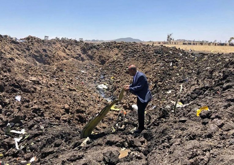 Objavljena prva snimka s mjesta pada etiopskog aviona. Poginulo je 157 ljudi