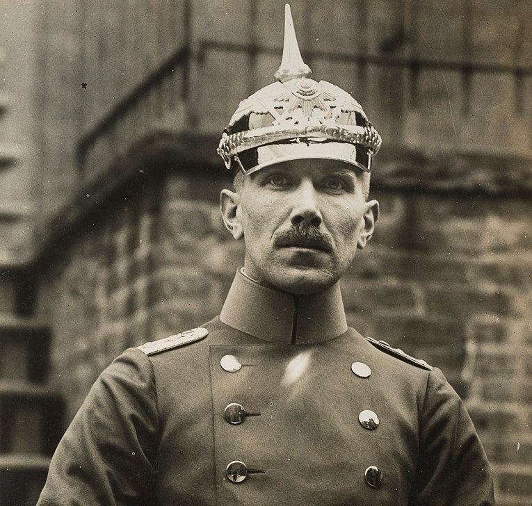 Donio je najgoru političku procjenu u 20. stoljeću. To je otvorilo vrata Hitleru