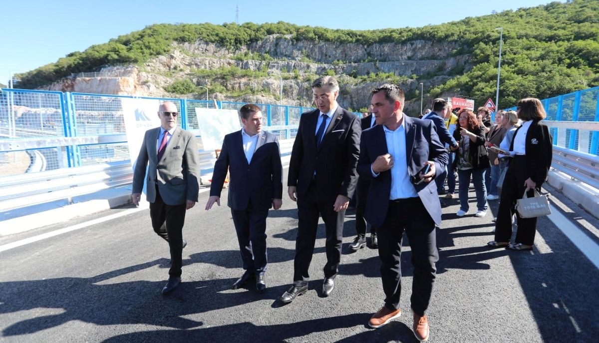 Plenković obišao radove na čvoru Orehovica, hvali se da su dovršeni prije roka