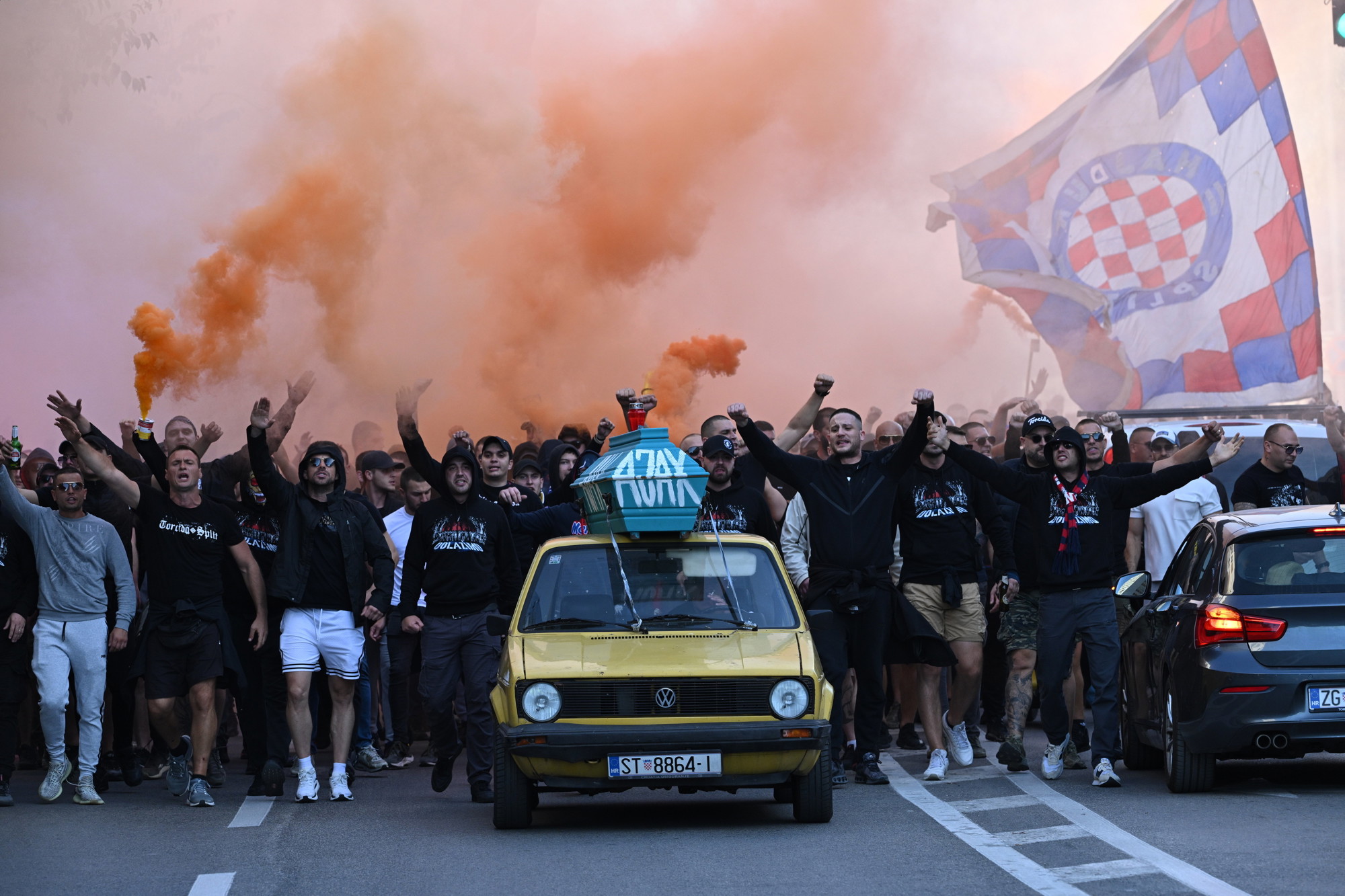 Torcida pjevala o spaljivanju Židova i slavila Hitlera. Stižu reakcije, javio se Šuta
