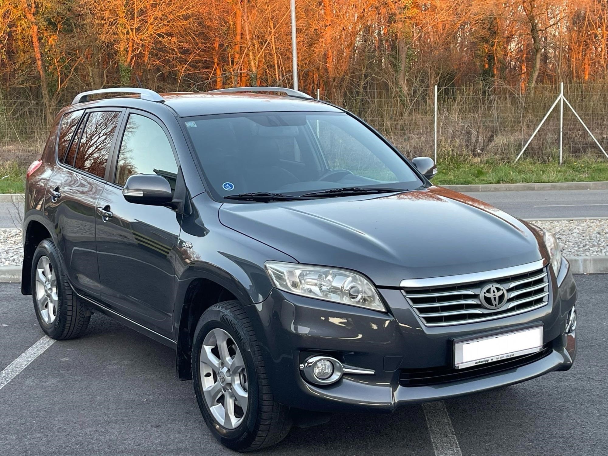 Najbolji auto oglasi: Toyota RAV 4 s jednim vlasnikom za 10.999 eura