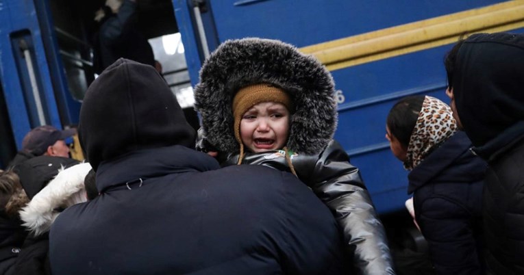 Ovo su fotografije ukrajinskih žena i djece koji bježe pred Rusima. Slike su potresne