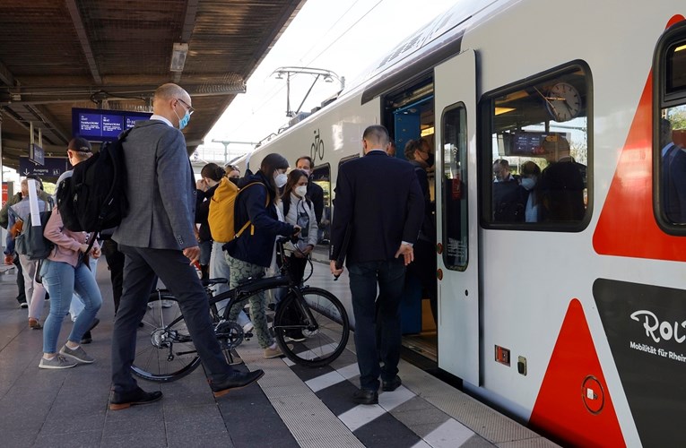 Nijemci pokrenuli veliki eksperiment s vlakovima, pola ljudi ne želi ih koristiti