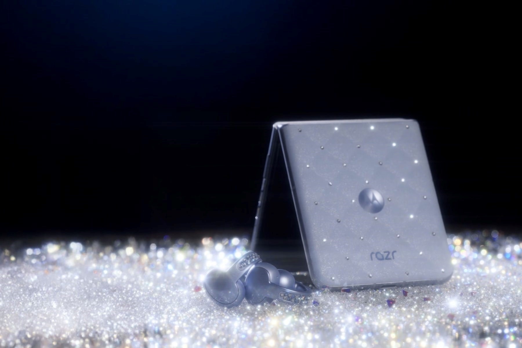 Luksuz i tehnologija: Motorola Razr u ekskluzivnom Swarovski izdanju