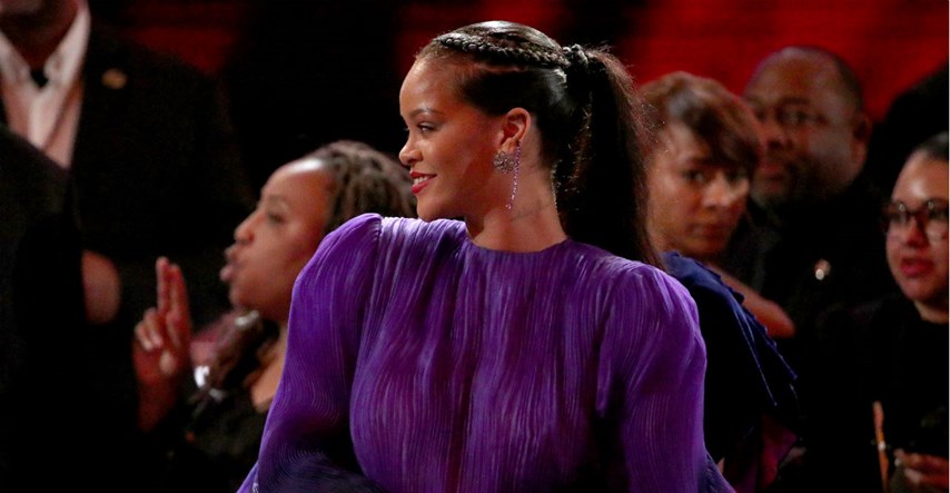 Rihanna u spektakularnoj ljubičastoj haljini najavila veliki proljetni trend